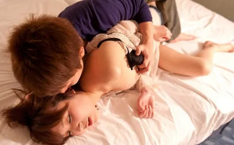 全裸にして愛撫 耳とおっぱいの中サムネ