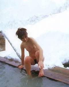 混浴露天風呂で裸撮影