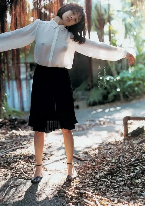 芸能人のヌード写真の１つの中サムネ