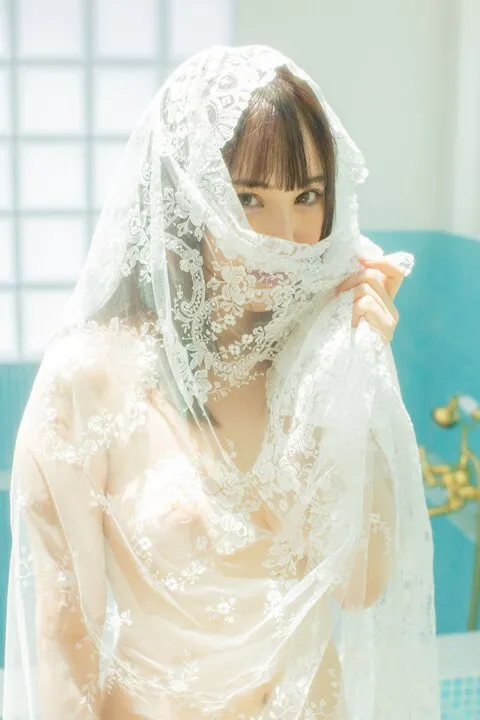 分かりずらいヌード写真の中サムネ