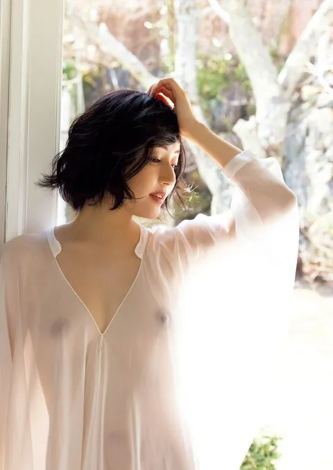 透けヌード写真-白０２の中サムネ