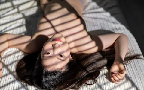 芸術性の高いヌード写真１の中サムネ