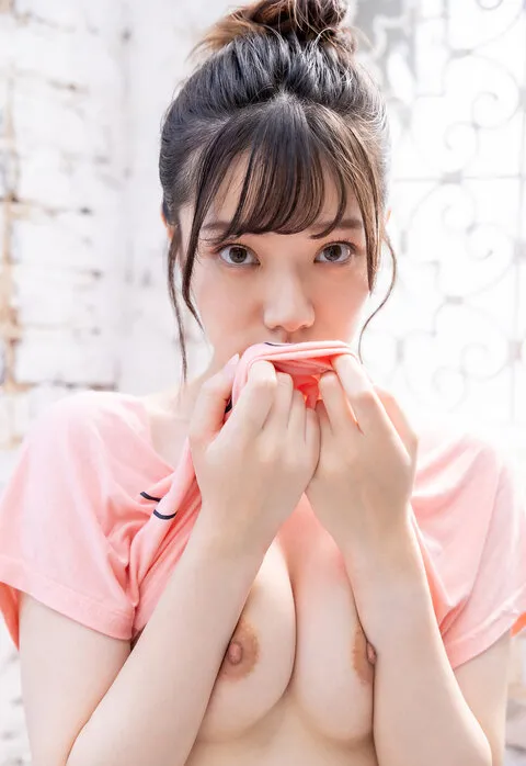 おっぱい写真はTシャツでの中サムネ