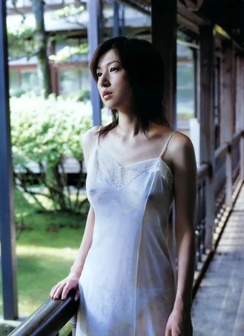 美女のスケヌードの中サムネ