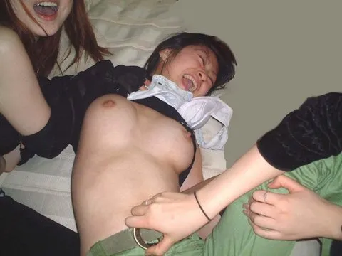 女のおっぱい写真の中サムネ