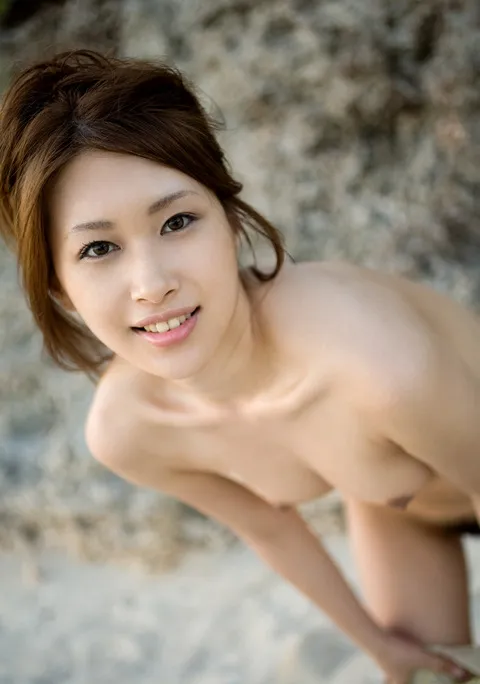 白い身体のヌードは美しいの中サムネ